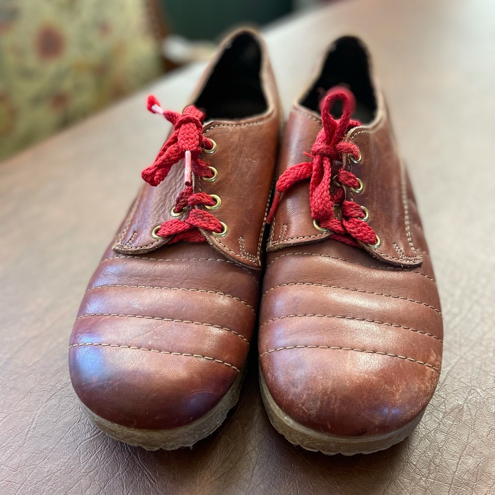Vintage 60s Armadillo Oxfords made in USA sz 9 red laces platform